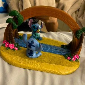 Stitch mirror